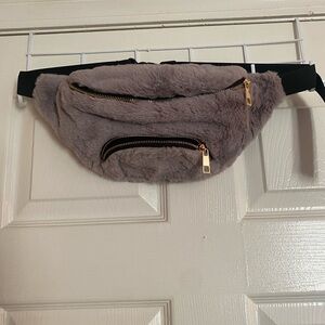Gray fur fanny pack
